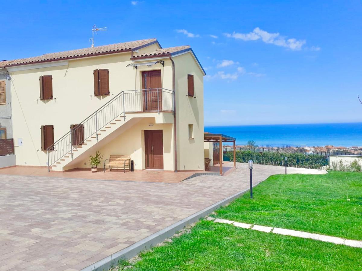 Casa Vacanze Con Vista Mare E Giardino - Amanecer 塞尼加利亚马尔佐卡 外观 照片