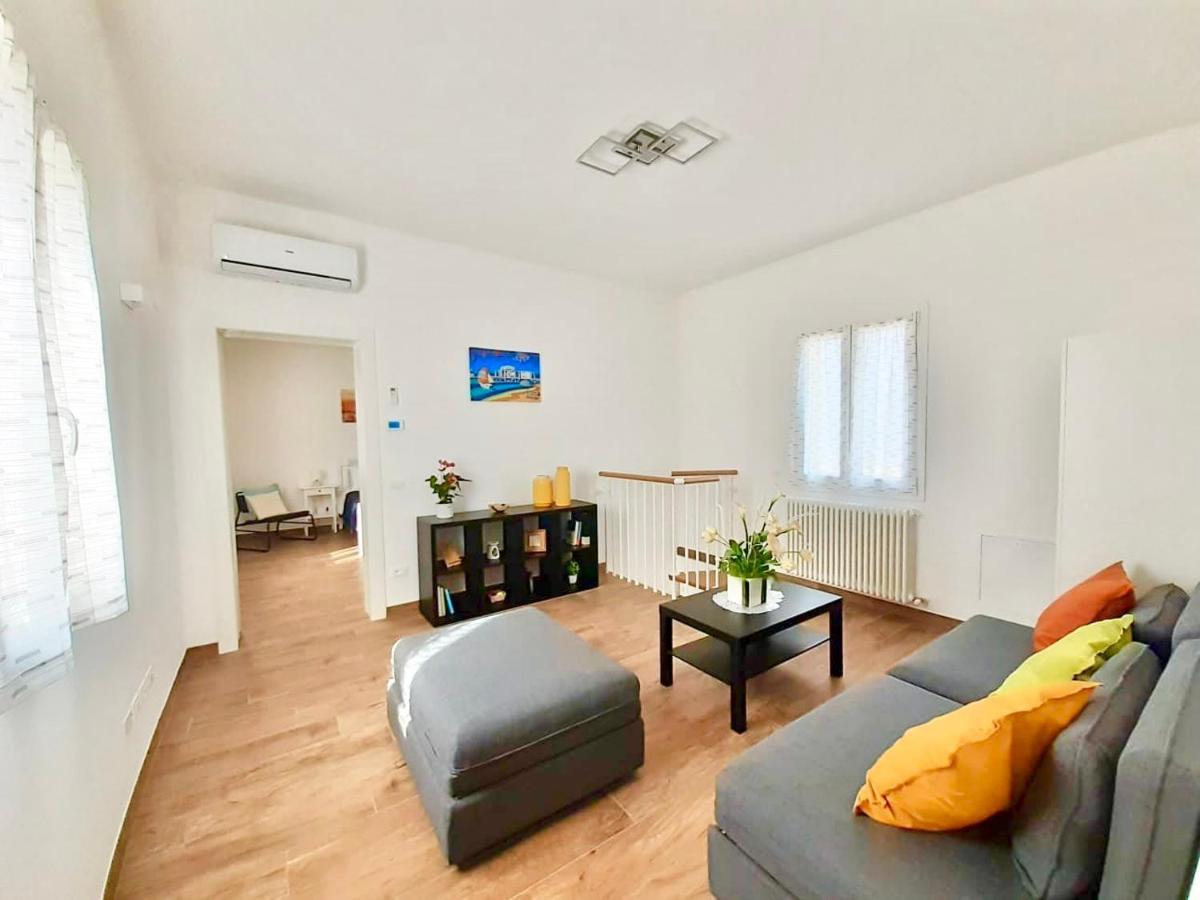 Casa Vacanze Con Vista Mare E Giardino - Amanecer 塞尼加利亚马尔佐卡 外观 照片